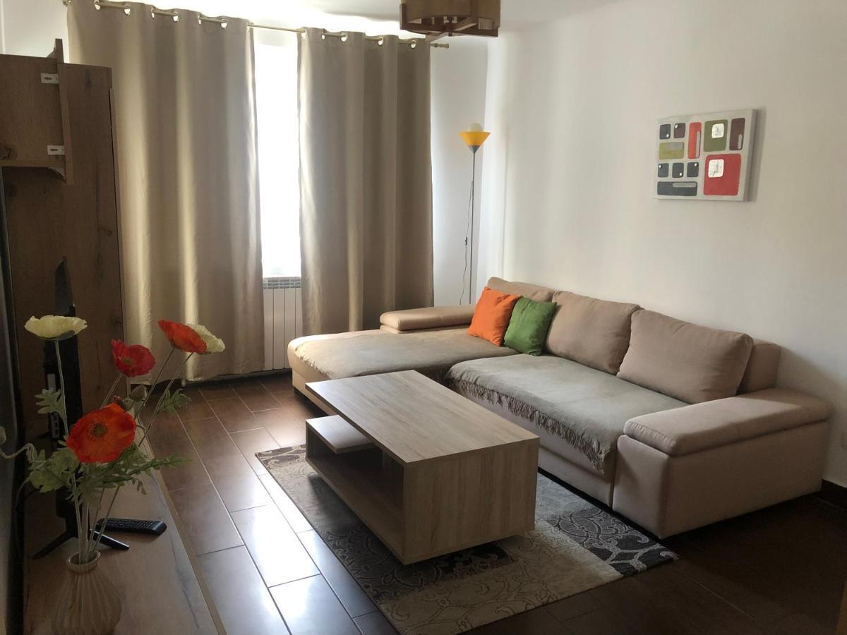 Central Home Piatra Neamţ エクステリア 写真