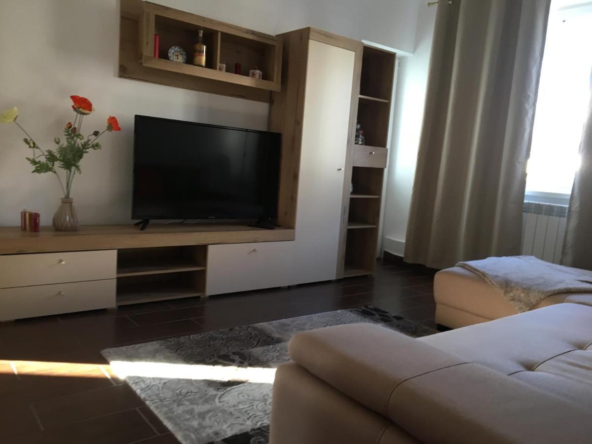Central Home Piatra Neamţ エクステリア 写真